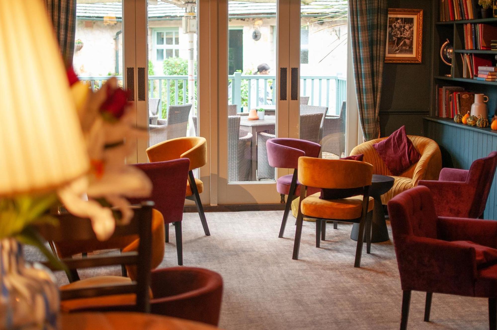 Bed and Breakfast The Cowdray Arms Worth  Exterior foto