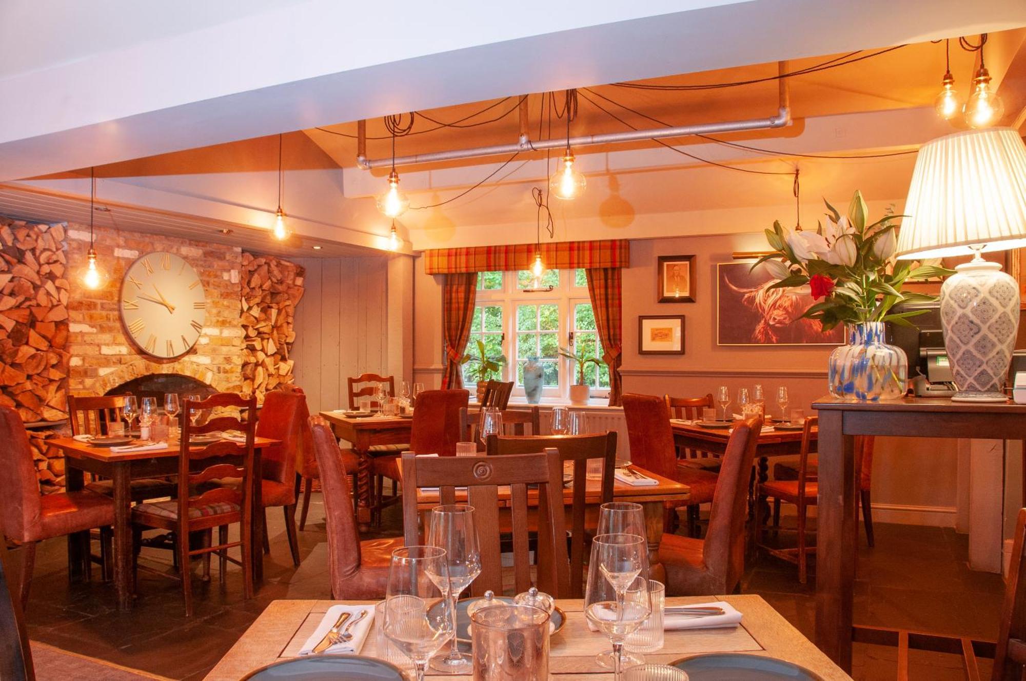 Bed and Breakfast The Cowdray Arms Worth  Exterior foto